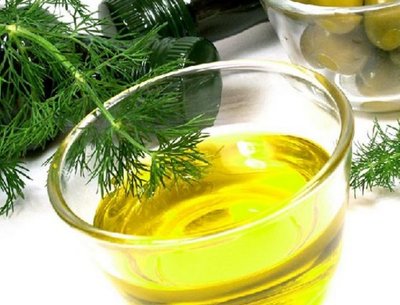 橄榄油中出现白色絮状物,还能安全食用吗?